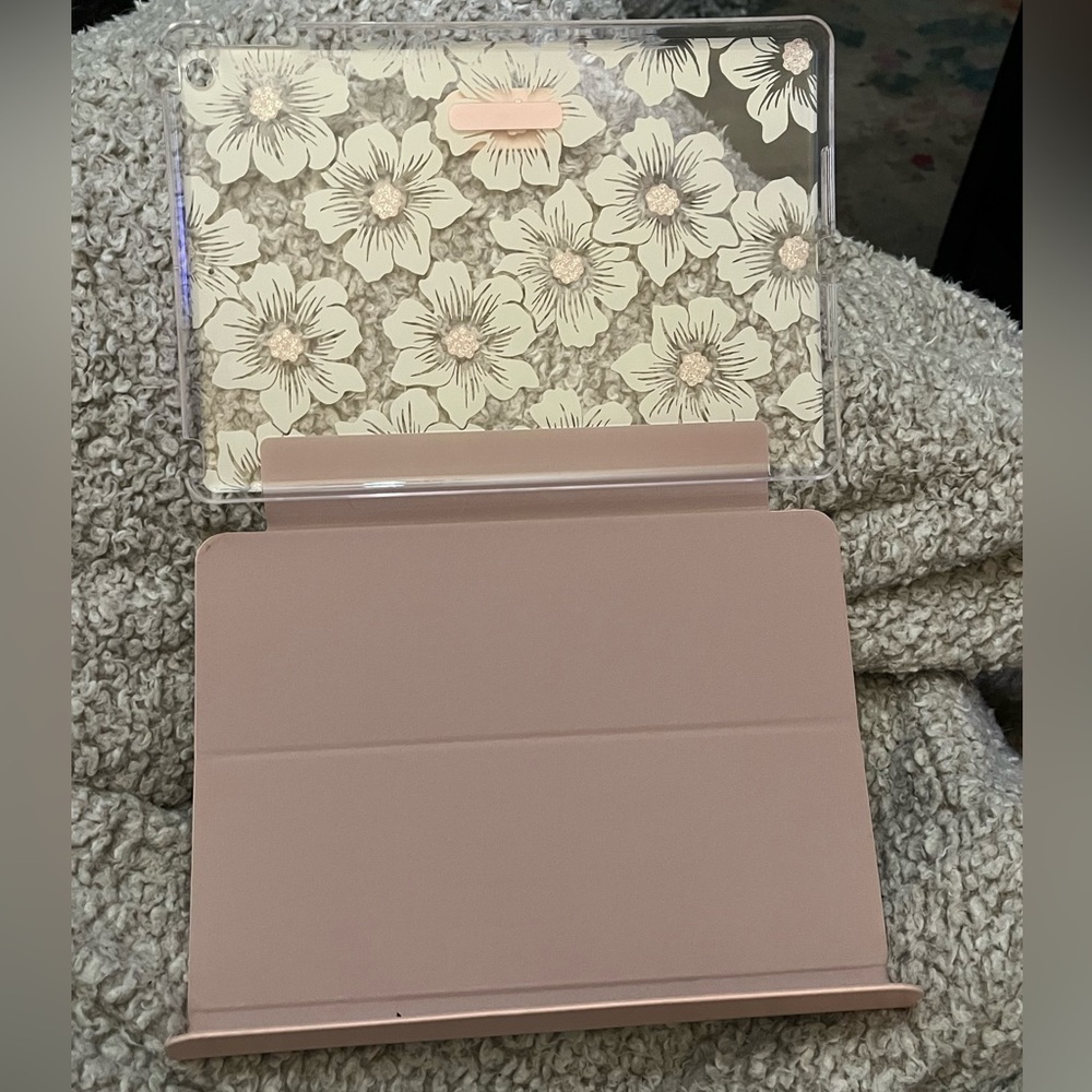Kate Spade Protective Folio iPad Case- Hollyhock - Picture 2 of 9